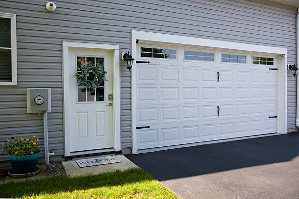 24/7 Emergency Garage Door Panel Replacement experts in Narrows, VA